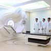 L'énergie atomique est largement appliquée dans le domaine médical, principalement à travers la médecine nucléaire et la radiothérapie. Photo: VNA