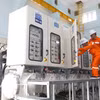 Des agents du secteur de l’électricité de Hô Chi Minh-Ville inspectent l’exploitation du poste de transformation 110 kV de Cho Lon. Photo: VNA