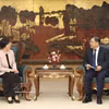 La présidente de la Banque asiatique d’investissement pour les infrastructures (AIIB), Zou Jiayi, et le vice-Premier ministre permanent Pham Gia Tuc. Photo: VNA