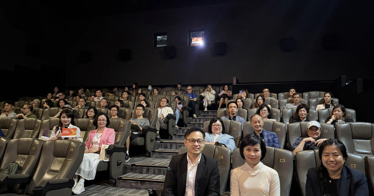 Scène de projection du film « Đào, Phở và Piano » à Hong Kong. Photo: VNA