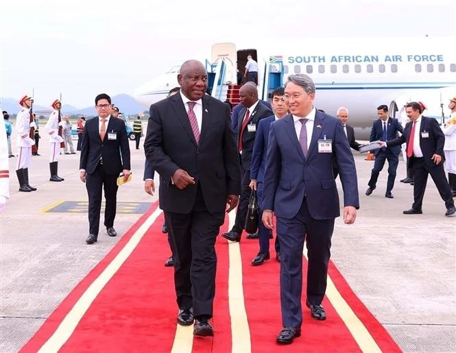 Le président sud-africain Matamela Cyril Ramaphosa (à gauche) entame une visite d’État au Vietnam. Photo : VNA. 