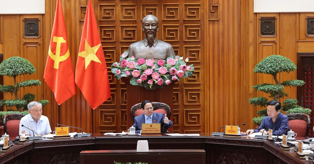 Le Premier ministre préside une réunion de la permanence du gouvernement sur l'évaluation des missions de 2025. Photo : VGP.