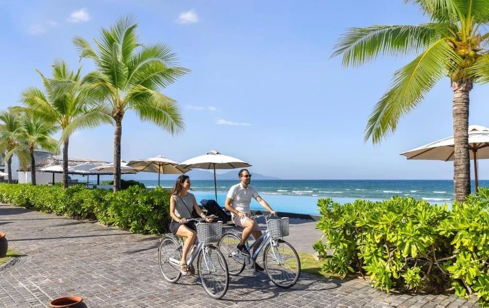 Des touristes étrangers au Vietnam. Photo : dautu.vn 