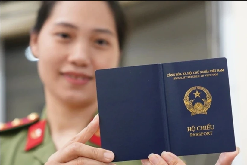 Nouveau modèle du passeport du Vietnam. Photo : dantri. 