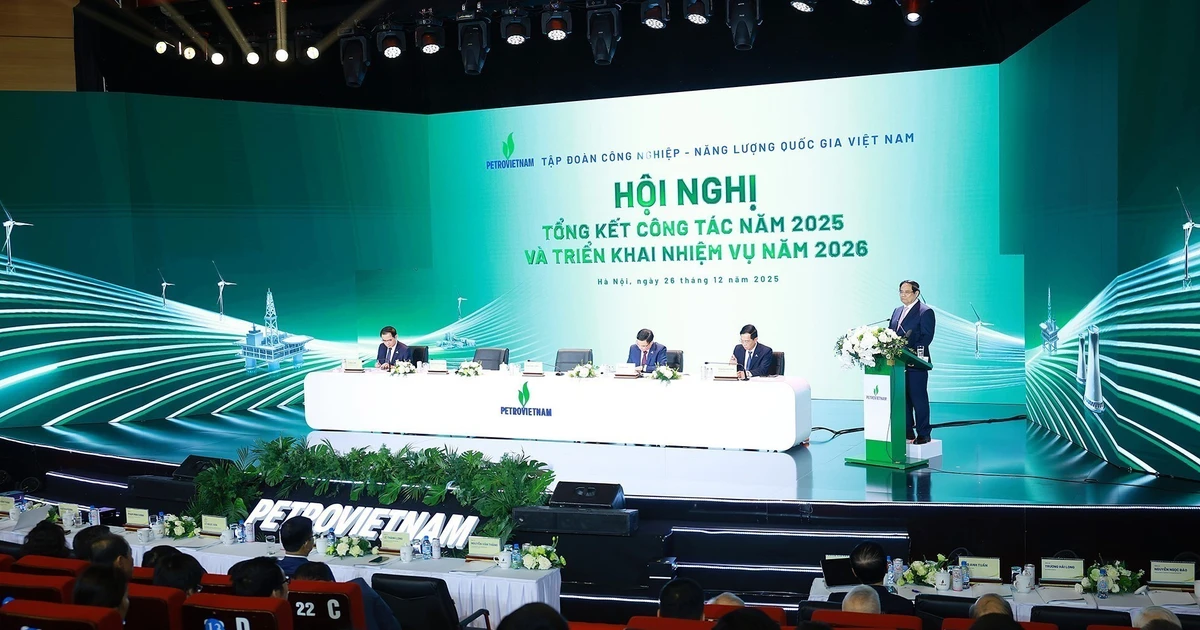 Le Premier ministre Pham Minh Chinh à la conférence consacrée au bilan des activités de 2025 et aux missions pour 2026 du Groupe industriel-énergétique national du Vietnam (Petrovietnam). Photo : VNA 
