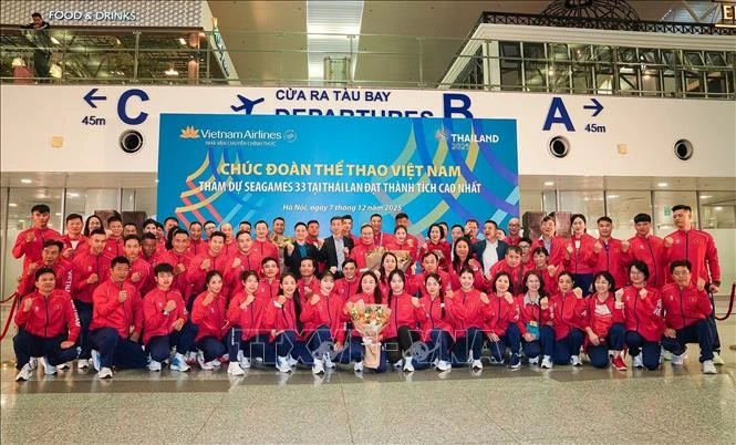 La délégation sportive vietnamienne part pour les 33es Jeux d’Asie du Sud-Est en Thaïlande. Photo : VNA. 