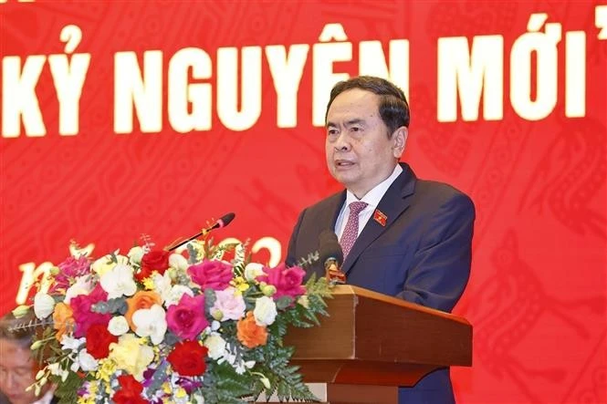 Le président de l’Assemblée nationale du Vietnam, Tran Thanh Man, prononce un discours d’orientation lors du forum. Photo : VNA.