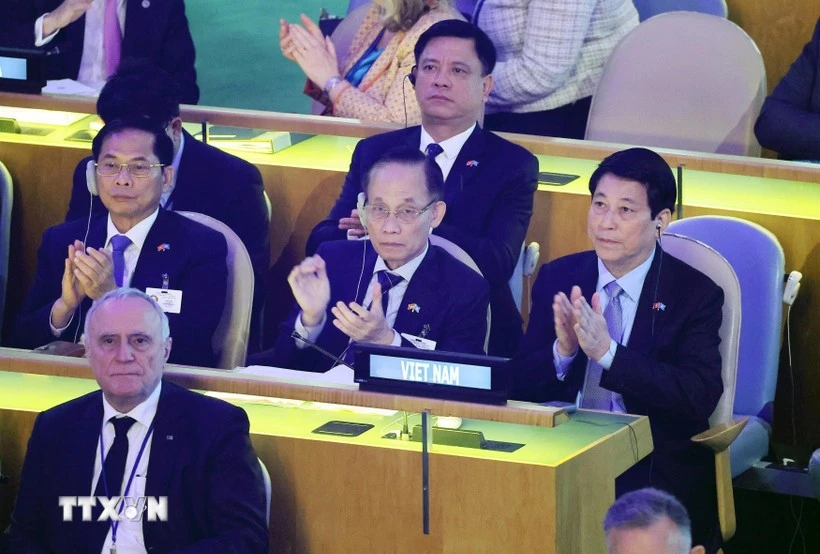 Le président vietnamien Luong Cuong (1er, à droite) à l’ouverture de la 80e Assemblée générale de l’ONU. Photo : VNA.