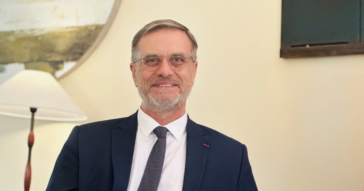 L’ambassadeur de France au Vietnam, Olivier Brochet. Photo: VNA 