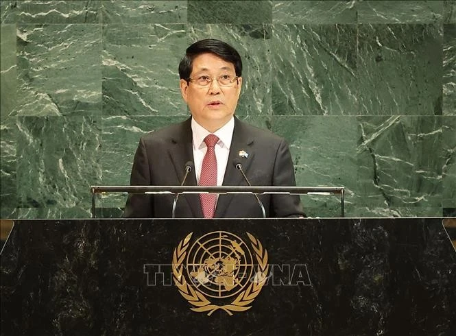 Le président vietnamien Luong Cuong prononce un discours important lors du débat général de haut niveau de la 80e session de l’Assemblée générale (AG) des Nations Unies. Photo : VNA.