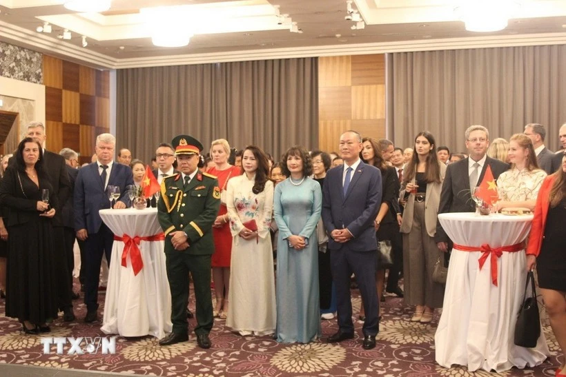 L’événement réunit des représentants des autorités slovaques, du corps diplomatique, des amis internationaux ainsi qu’une large communauté vietnamienne résidant, faisant des études et travaillant en Slovaquie. Photo : VNA. 