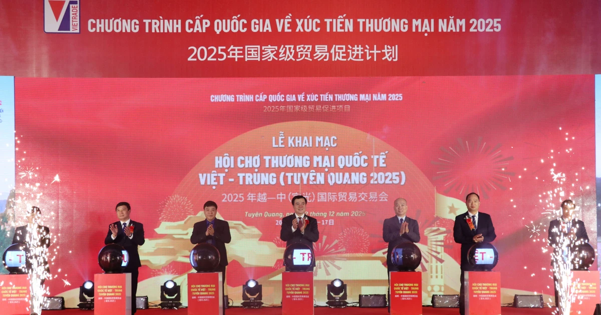 Cérémonie d'ouverture de la Foire commerciale internationale Vietnam–Chine à Tuyên Quang. Photo : VNA.