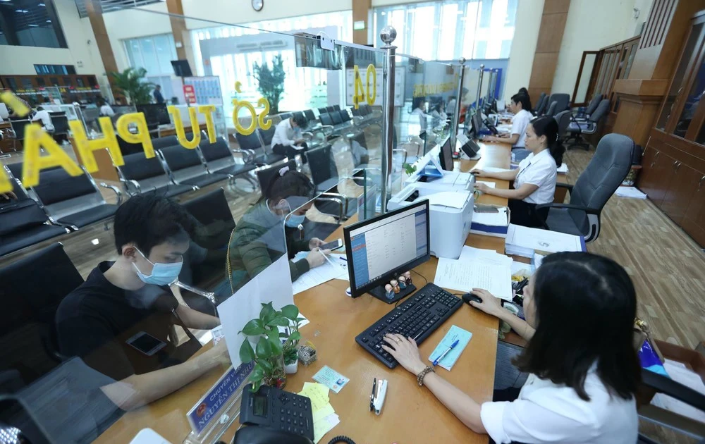Traitement des procédures administratives à la province de Bac Ninh. Photo : VNA.