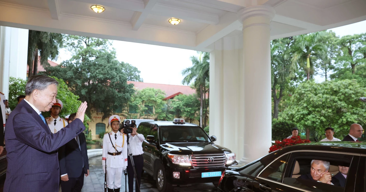 Le président de la Douma d’État de Russie, Viatcheslav Volodine, a quitté Hanoï le 29 septembre, concluant avec succès sa visite officielle au Vietnam. Photo: VNA 