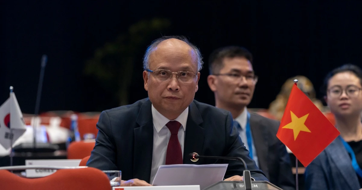 L'ambassadeur du Vietnam en France, Dinh Toàn Thang, représentant du président vietnamien auprès de l'OIF, assiste à la 46ᵉ Conférence ministérielle de la Francophonie. Photo: VNA