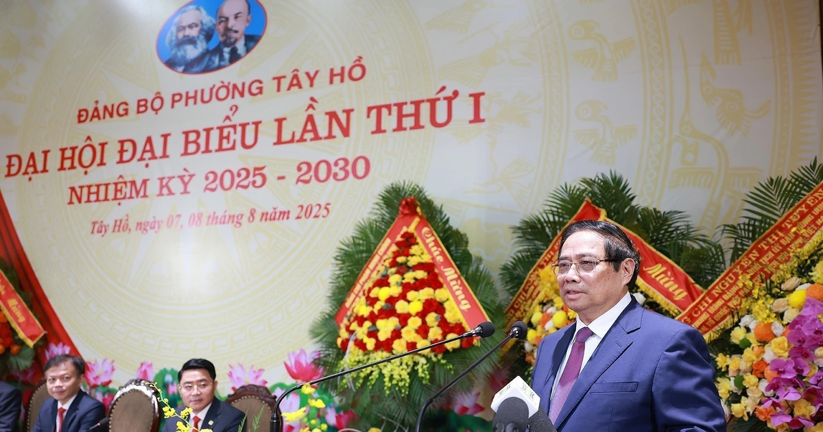 Le Premier ministre Pham Minh Chinh s'exprime au premier Congrès de l’organisation du Parti du quartier de Tay Ho. Photo: VNA 