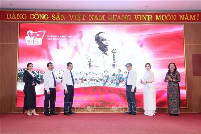 Lancement de la plateforme numérique “A80 - Fierté du Vietnam”. Photo: VNA 