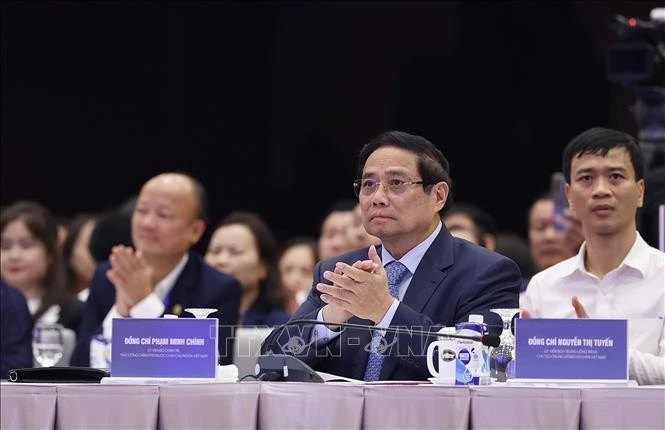 Le PM Pham Minh Chinh lors de la séance plénière du Programme ''Panorama de l’économie privée vietnamienne 2025'' (ViPEL 2025), le 10 octobre à Hanoï. Photo : VNA 