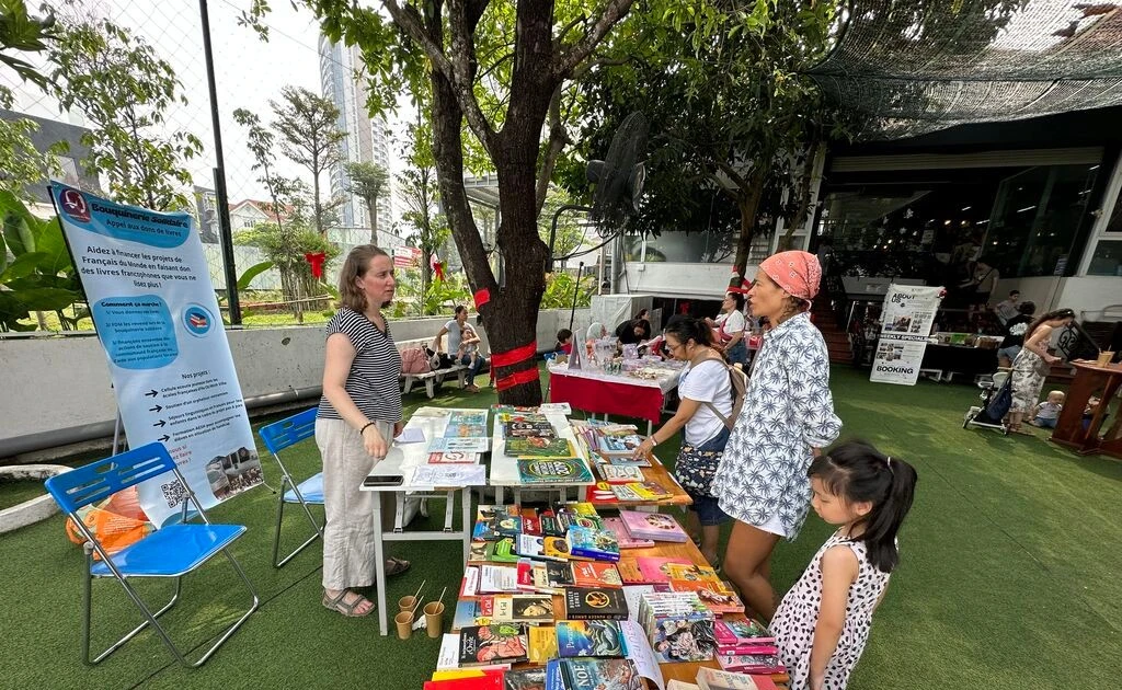 L'espace des livres d’occasion a connu un franc succès. Photo : CVN/VNA.