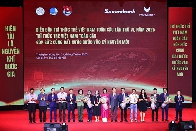 Ouverture du 6e Forum mondial des jeunes intellectuels vietnamiens à Hanoï. Photo : VNA.