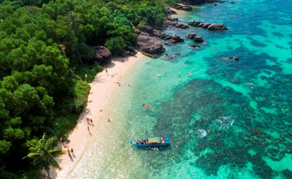 Phu Quoc est une destination populaire auprès de nombreux touristes. Photo : VNA 
