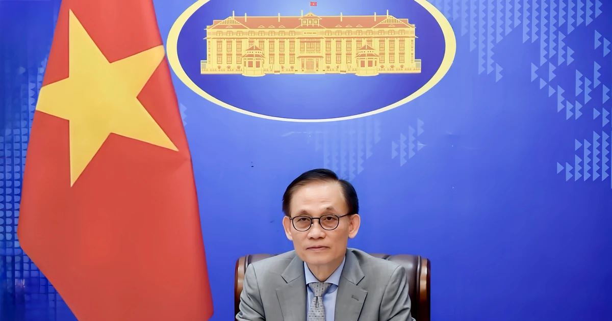 Le secrétaire du Comité central du Parti et ministre vietnamien par intérim des Affaires étrangères, Le Hoai Trung. Photo : VNA.