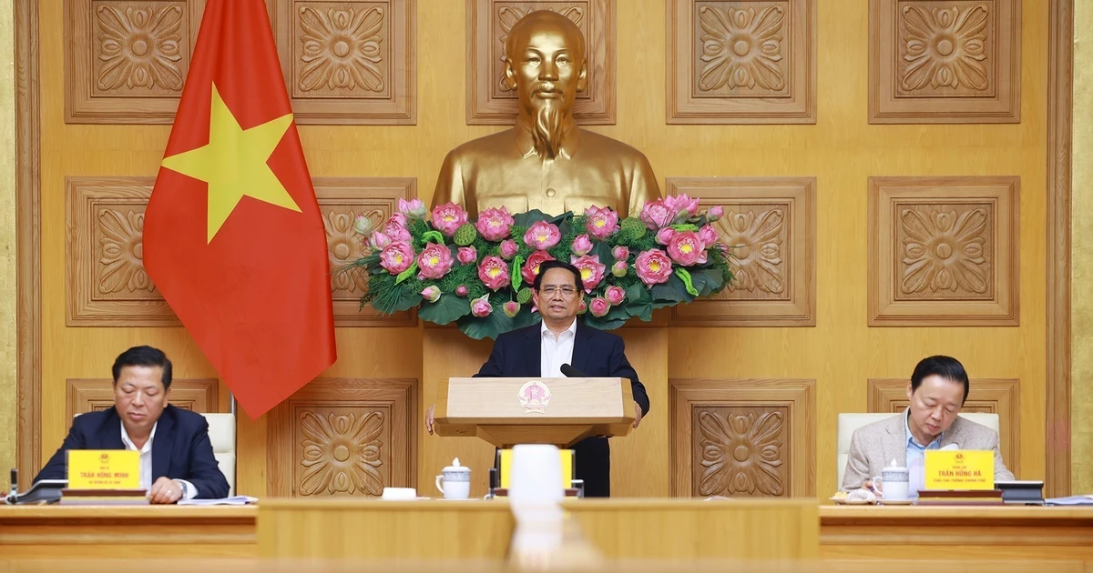 Le Premier ministre Pham Minh Chinh préside la 22ᵉ réunion du Comité directeur d'État des ouvrages et projets nationaux importants dans le secteur des transports. Photo : VNA.