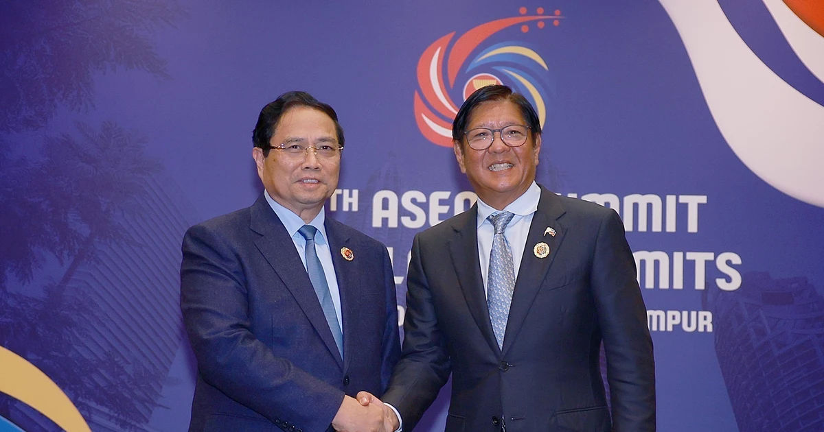 Le Premier ministre vietnamien Pham Minh Chinh (droite) et le président philippin Ferdinand Romualdez Marcos Jr. Photo : VNA.