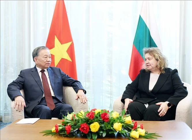 Le secrétaire général du Comité central du Parti communiste du Vietnam, To Lam, et la présidente de l'Assemblée nationale bulgare, Natalia Kiselova, Photo : VNA. 