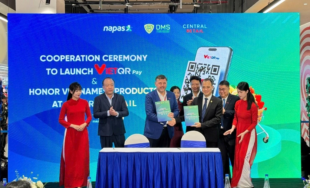 Cérémonie de signature du partenariat entre Central Retail Vietnam et Napas. Photo: bnews. 