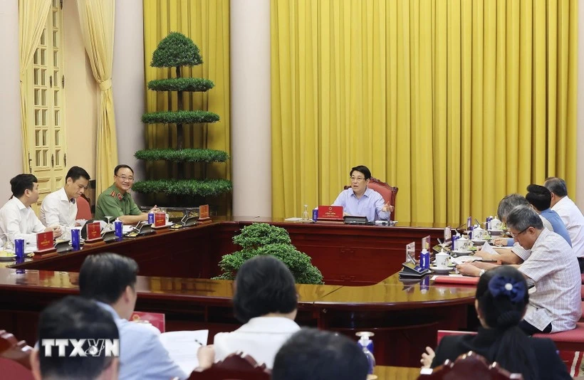 Le président vietnamien Luong Cuong préside une réunion sur les préparatifs de la cérémonie de signature de la Convention de Hanoï. Photo : Lam Khanh/VNA. 