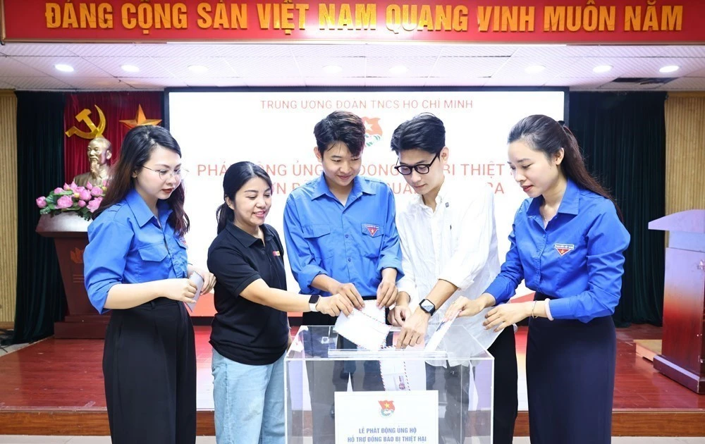 La Jeunesse Vietnamienne Se Mobilise En Faveur Des Victimes Du Typhon la-jeunesse-vietnamienne-se-mobilise-en-faveur-des-victimes-du-typhon