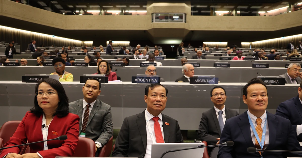 La délégation vietnamienne participe à une session de la 151ᵉ Assemblée de l’Union interparlementaire (UIP-151). Photo: VNA. 