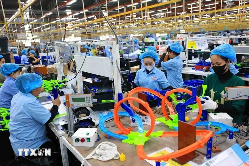 La Sarl Billion Max Vietnam, société à capitaux 100 % hongkongais (Chine), fabrique des jouets pour enfants destinés à l'exportation vers les États-Unis, la France et le Chili. Photo : VNA.