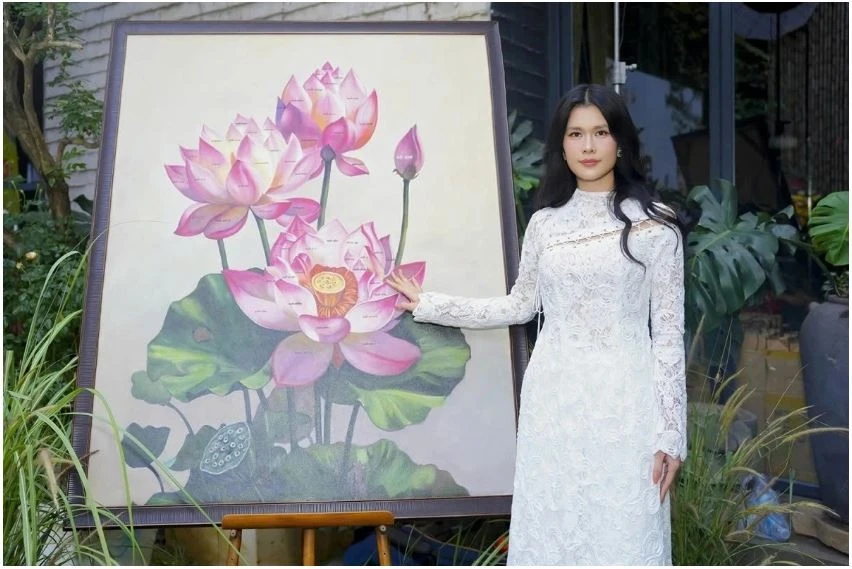 La peinture de la fleur de lotus fait partie d'un projet musical et caritatif d'un an initié par la chanteuse vietnamienne Phuc Anh. Photo : Phuc Anh 