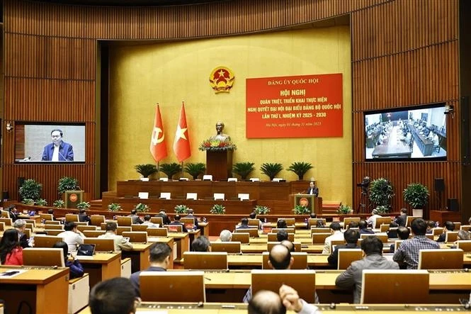 Le président de l’Assemblée nationale, Trân Thanh Mân, prend la parole lors de la conférence, à Hanoi, le 1er novembre 2025. Photo : VNA.