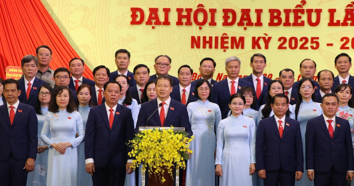 Le secrétaire du Comité du Parti de la province de Dong Nai, Vu Hong Van, s’exprime lors du premier congrès du Comité du Parti de la province de Dông Nai (Sud) pour le mandat 2025-2030. Photo : VNA. 