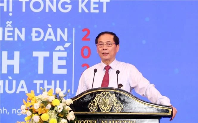Le vice-Premier ministre Bui Thanh Son s’exprime lors de la conférence, à Hô Chi Minh-Ville, le 31 décembre. Photo : VNA