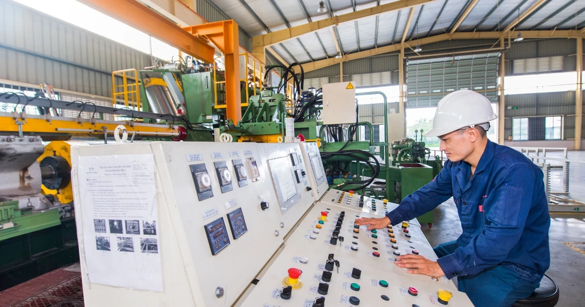 Le gouvernement s’est fixé comme objectif d’allouer 3% du budget total à la science et à la technologie en 2025. Photo : VNA. 
