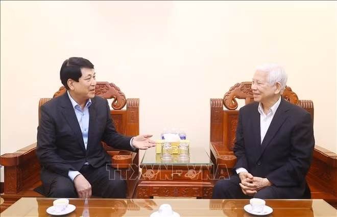 state-president-extends-tet-greetings-to-former-leaders-2.jpg