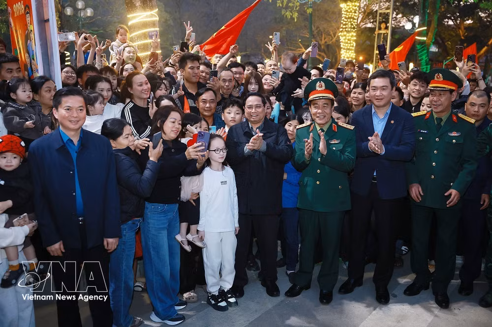 vnanet-thu-tuong-chuc-tet-cac-luc-luong-lam-nhiem-vu-tai-cua-khau-tan-thanh-lang-son-8599776.jpg