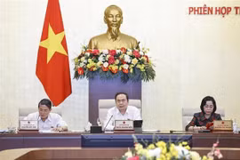 Le président de l’Assemblée nationale, Trân Thanh Mân (centre) lors de la 50e session du Comité permanent de l’Assemblée nationale. Photo : VNA