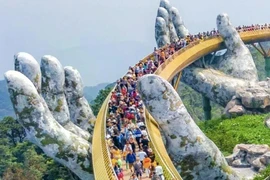 Le pont d’Or à Dà Nang (Centre), l'un des ponts piéton les plus impressionnants au monde. 