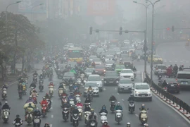 Hanoï souffre souvent de pollution atmosphérique en hiver. Photo: cafef.vn