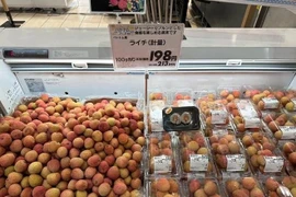 Des litchis vietnamiens frais en vente dans un supermarché Aeon au Japon. Photo : VNA