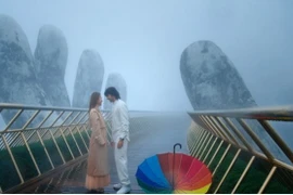 Manav et Linh à Dà Nang. Photo : gracieuseté de Innovations India et RKF Studios