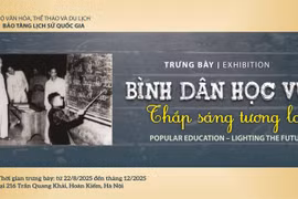 L’exposition "Éducation populaire – Éclairer l’avenir" se tient au Musée national d’histoire du Vietnam, à Hanoi, à l’occasion du 80e anniversaire de la Révolution d’Août et de la Fête nationale (2 septembre). Photo : VNA