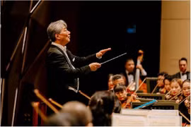 Noël en partage. Les concerts caritatifs seront dirigés par le chef d’orchestre japonais Honna Tetsuji. Photo : VNSO