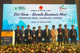 L’ambassadeur Nguyên Thanh Hai et la délégation vietnamienne à la session de réseautage commercial avec le Kerala. Photo: VNA