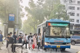 Hanoi accélère la transition vers un réseau de bus verts. Photo : VNA